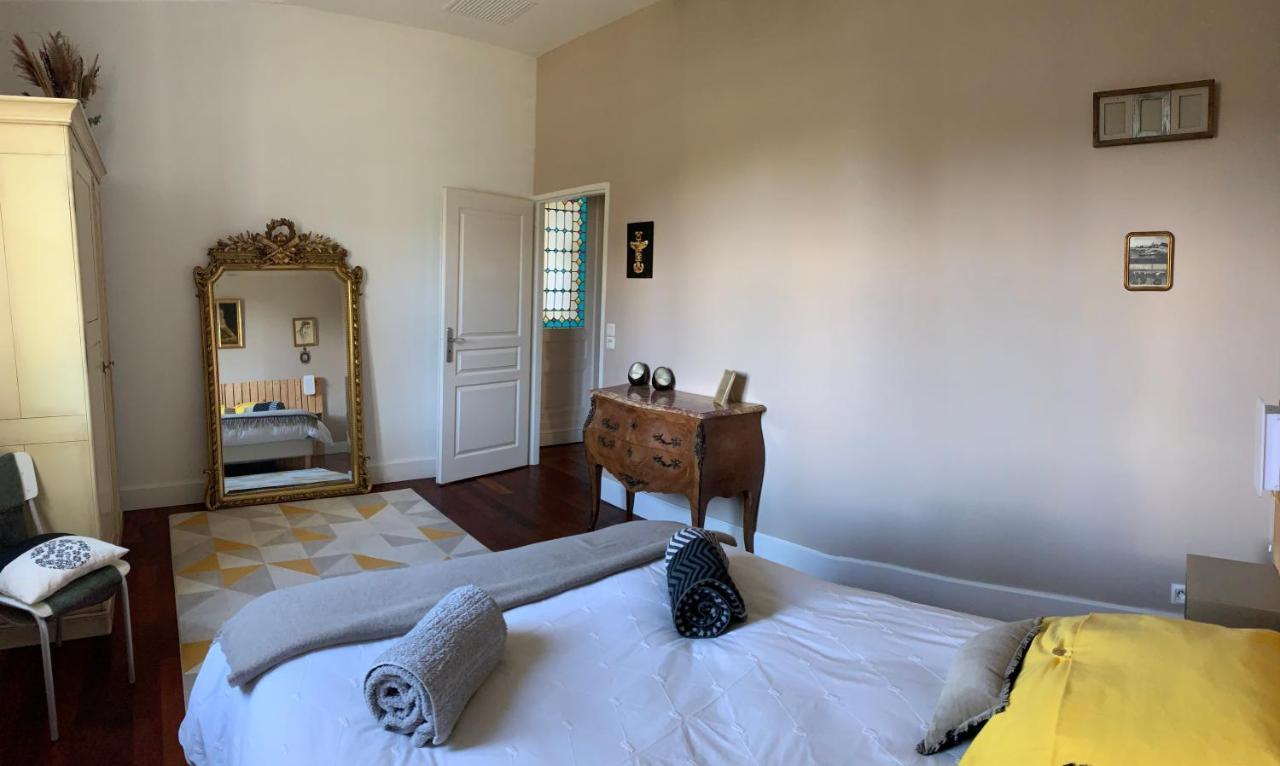 Suite Privative Abella - Aile De Maison Bourgeoise Ambares-et-Lagrave Extérieur photo