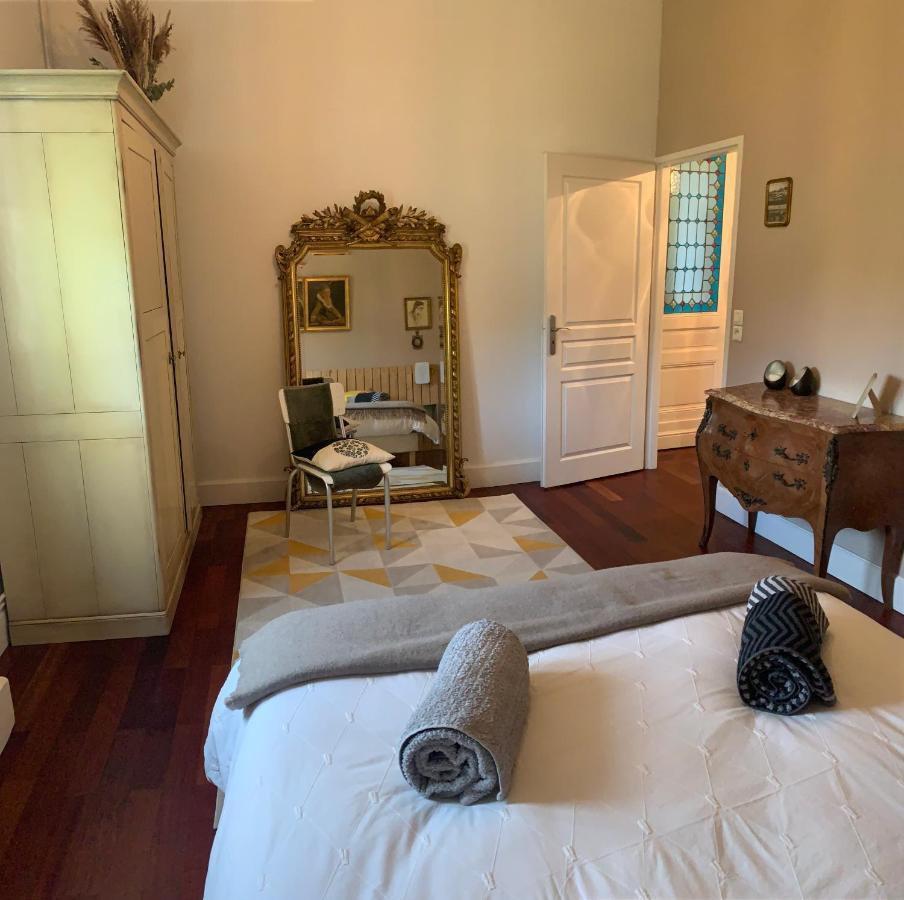 Suite Privative Abella - Aile De Maison Bourgeoise Ambares-et-Lagrave Extérieur photo