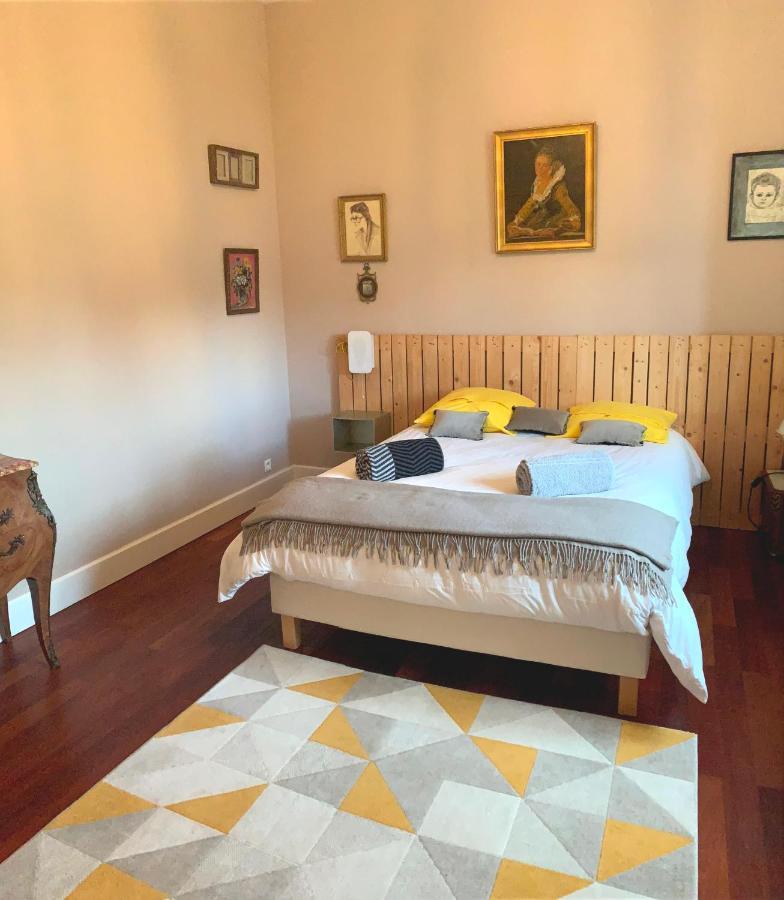Suite Privative Abella - Aile De Maison Bourgeoise Ambares-et-Lagrave Extérieur photo