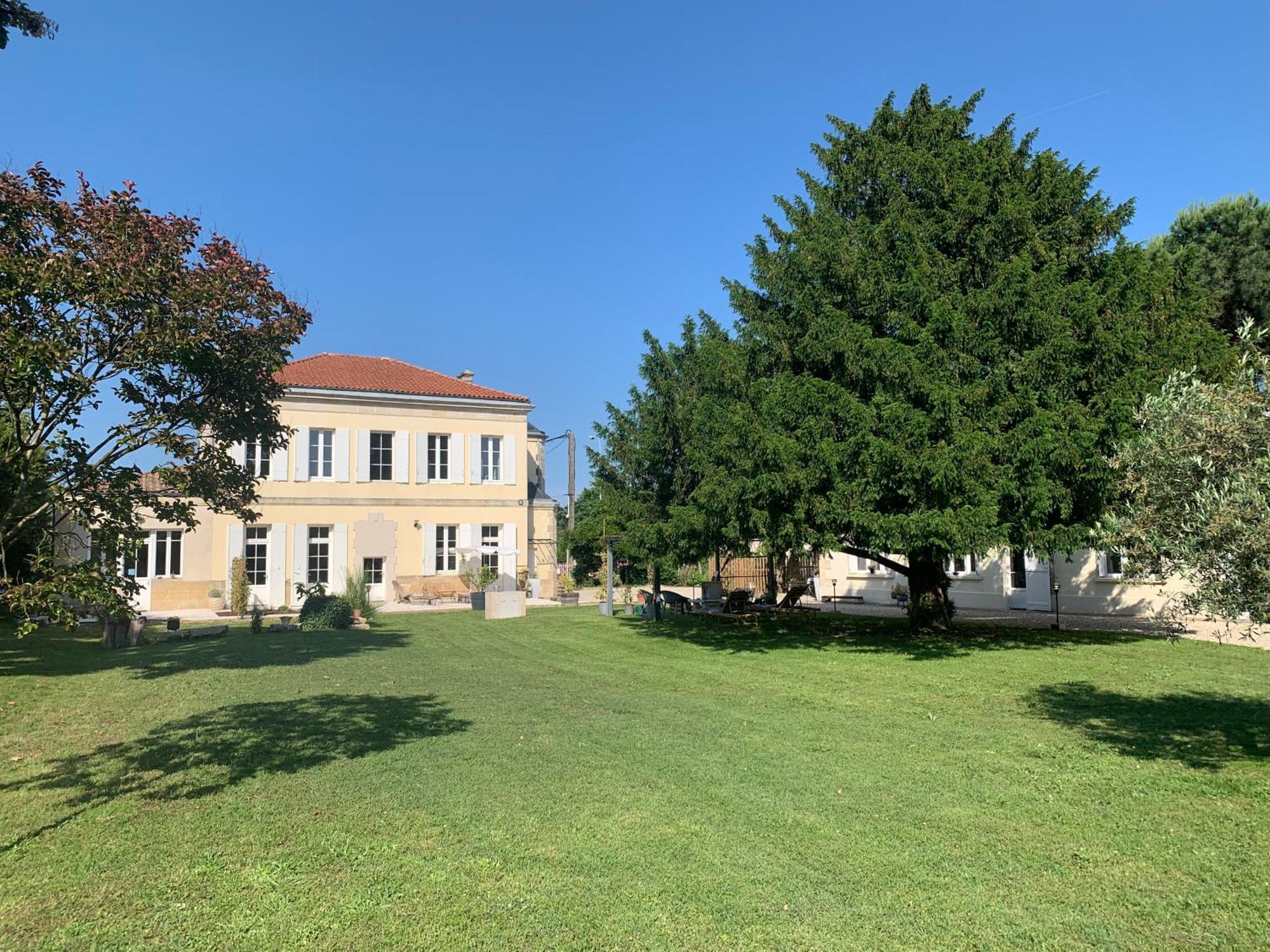 Suite Privative Abella - Aile De Maison Bourgeoise Ambares-et-Lagrave Extérieur photo